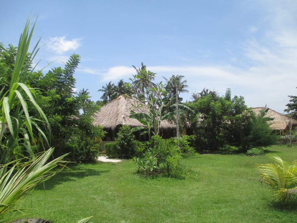 Selong Belanak Bungalows Exterior foto